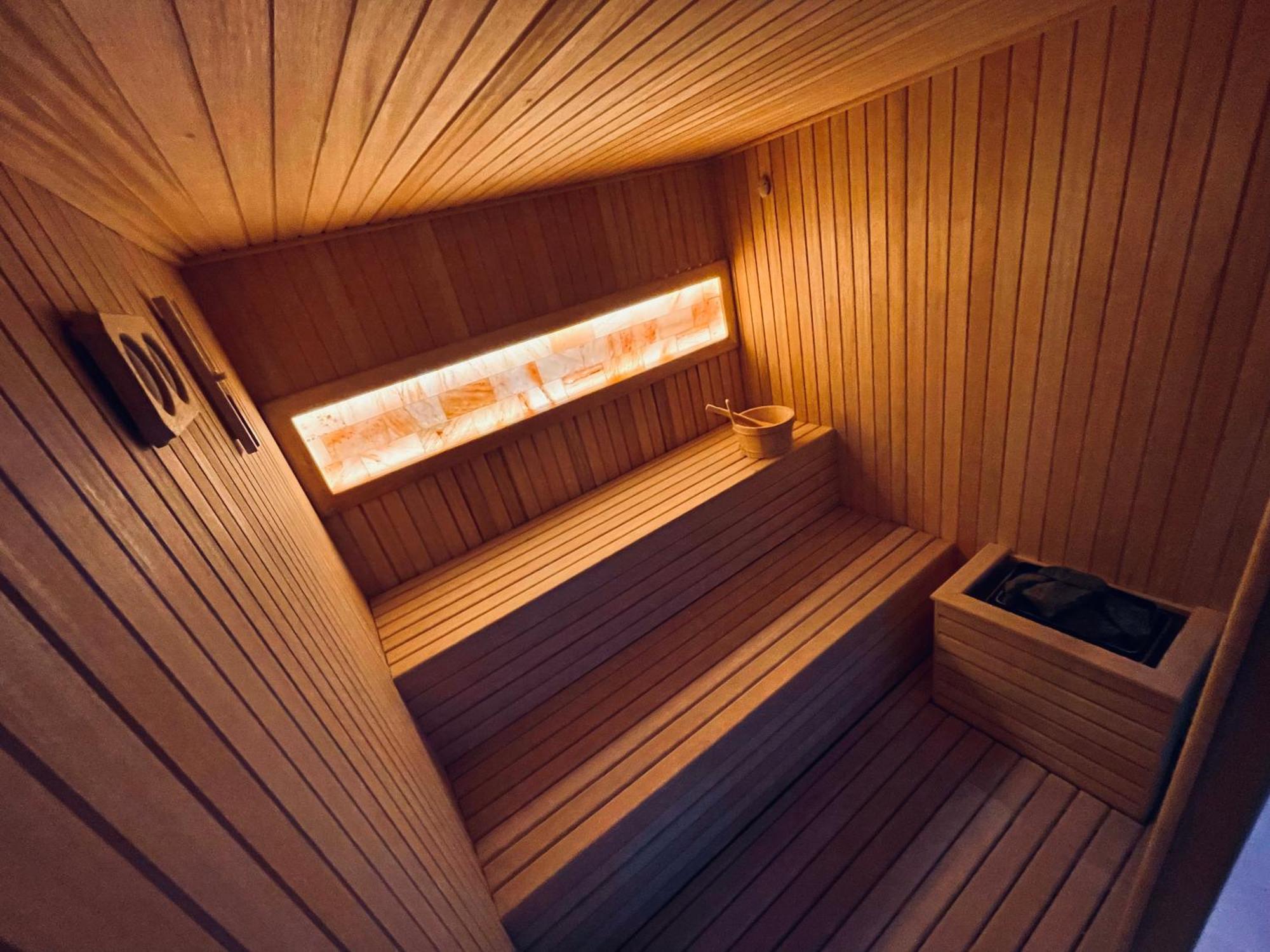Mozaik Apartments & Spa - Modern 4-Star Apartments With Exclusive Private Spa Wellness In The City Center - Sauna, Jacuzzi, Turkish Bath - Free Parking, Wi-Fi - Rooms & Apartments Ćuprija Exteriör bild