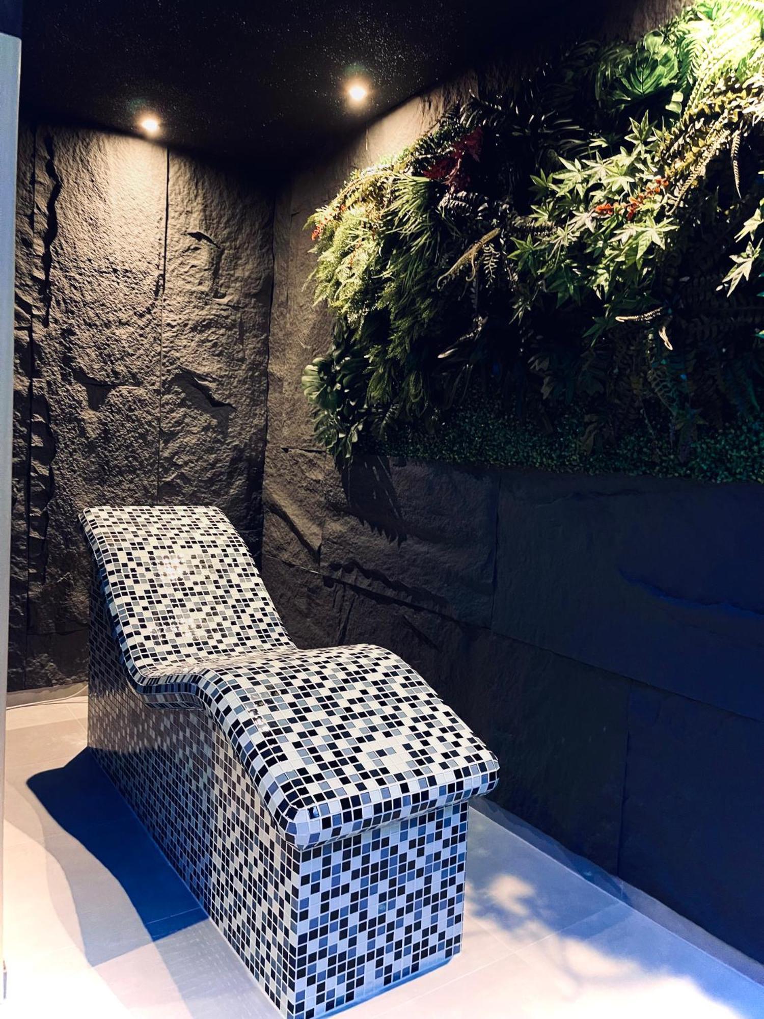 Mozaik Apartments & Spa - Modern 4-Star Apartments With Exclusive Private Spa Wellness In The City Center - Sauna, Jacuzzi, Turkish Bath - Free Parking, Wi-Fi - Rooms & Apartments Ćuprija Exteriör bild