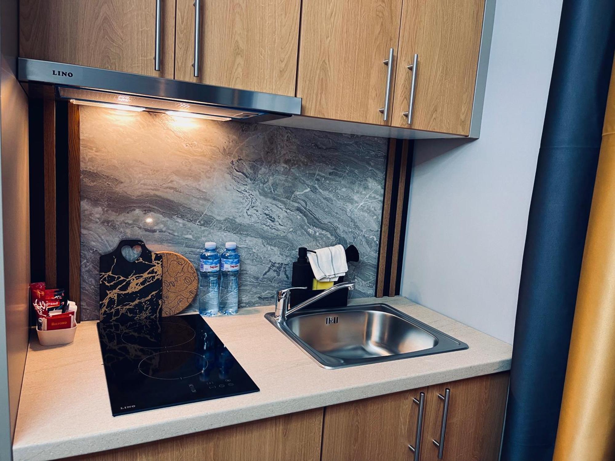 Mozaik Apartments & Spa - Modern 4-Star Apartments With Exclusive Private Spa Wellness In The City Center - Sauna, Jacuzzi, Turkish Bath - Free Parking, Wi-Fi - Rooms & Apartments Ćuprija Exteriör bild