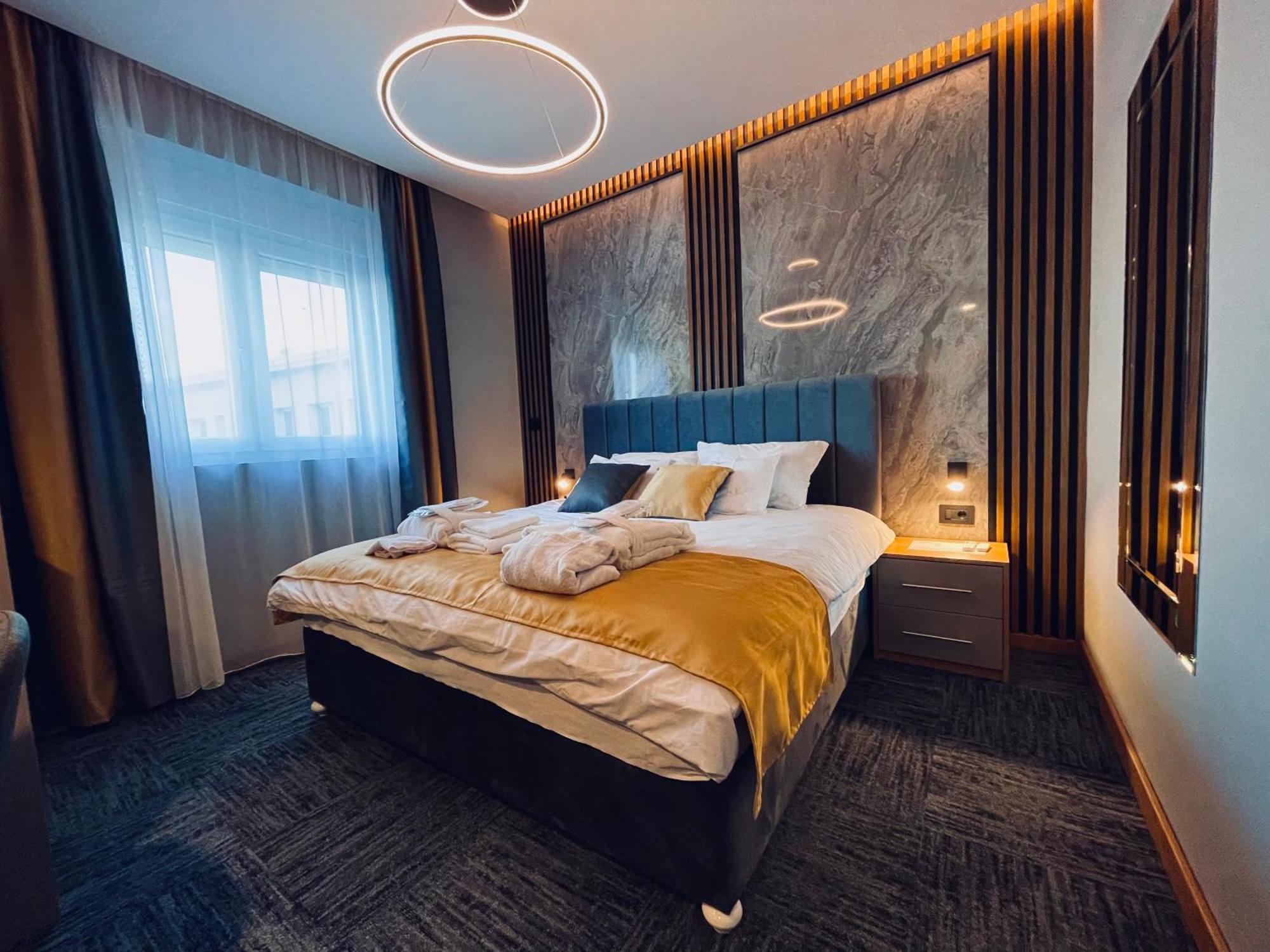 Mozaik Apartments & Spa - Modern 4-Star Apartments With Exclusive Private Spa Wellness In The City Center - Sauna, Jacuzzi, Turkish Bath - Free Parking, Wi-Fi - Rooms & Apartments Ćuprija Exteriör bild