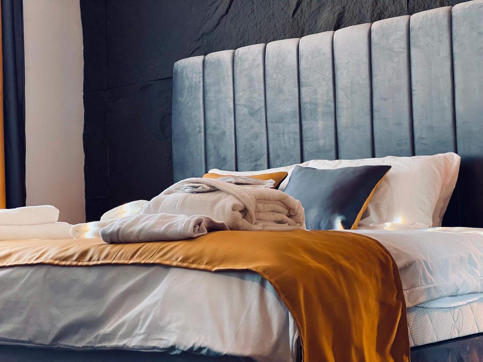 Mozaik Apartments & Spa - Modern 4-Star Apartments With Exclusive Private Spa Wellness In The City Center - Sauna, Jacuzzi, Turkish Bath - Free Parking, Wi-Fi - Rooms & Apartments Ćuprija Exteriör bild