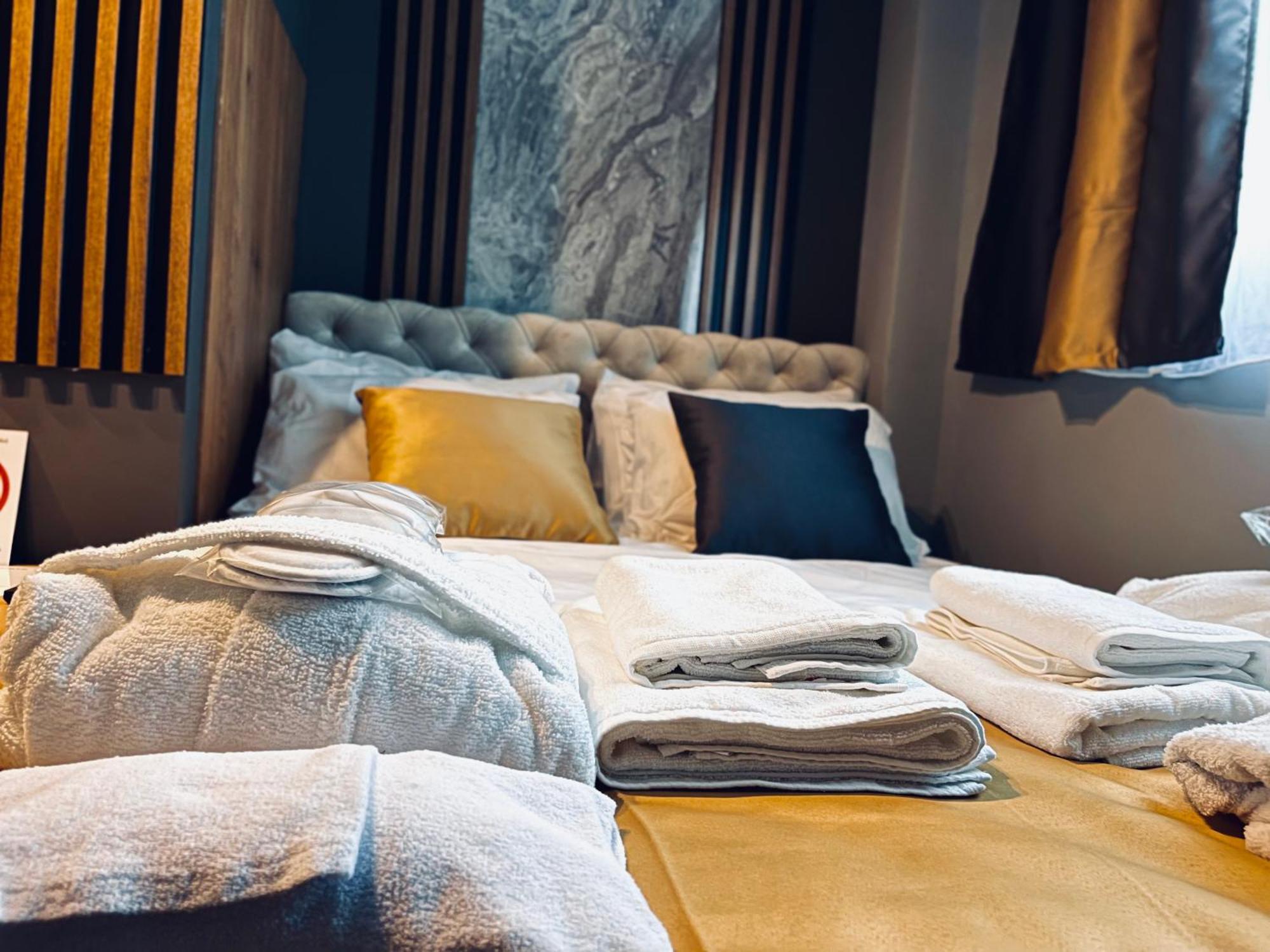 Mozaik Apartments & Spa - Modern 4-Star Apartments With Exclusive Private Spa Wellness In The City Center - Sauna, Jacuzzi, Turkish Bath - Free Parking, Wi-Fi - Rooms & Apartments Ćuprija Exteriör bild