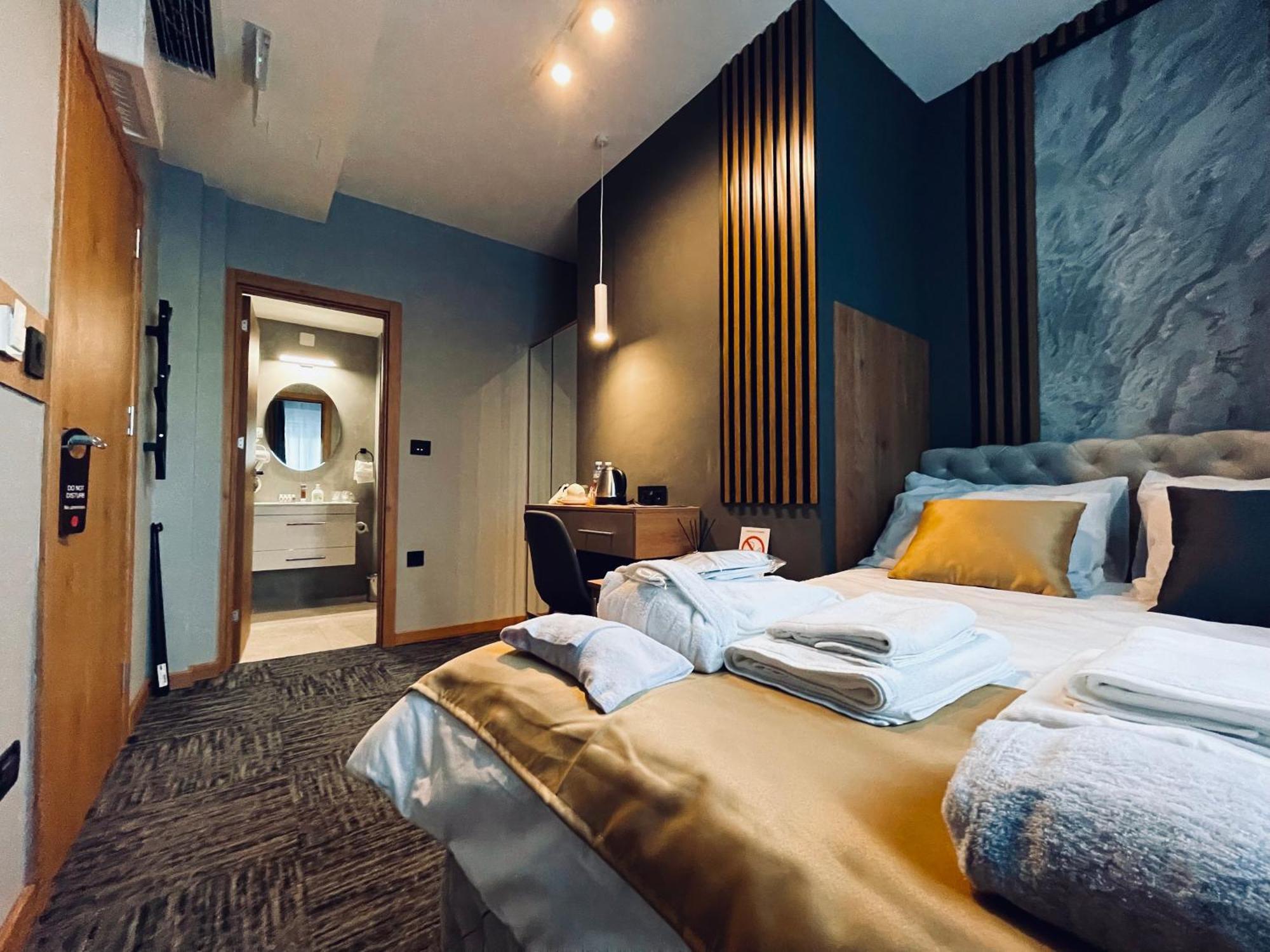 Mozaik Apartments & Spa - Modern 4-Star Apartments With Exclusive Private Spa Wellness In The City Center - Sauna, Jacuzzi, Turkish Bath - Free Parking, Wi-Fi - Rooms & Apartments Ćuprija Exteriör bild