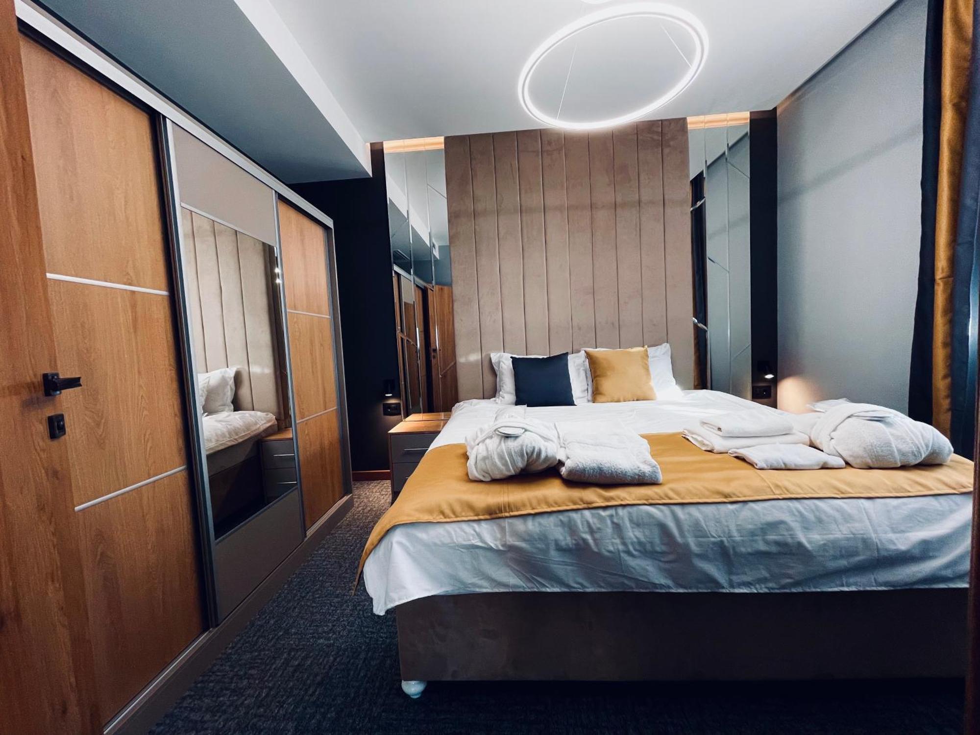 Mozaik Apartments & Spa - Modern 4-Star Apartments With Exclusive Private Spa Wellness In The City Center - Sauna, Jacuzzi, Turkish Bath - Free Parking, Wi-Fi - Rooms & Apartments Ćuprija Exteriör bild