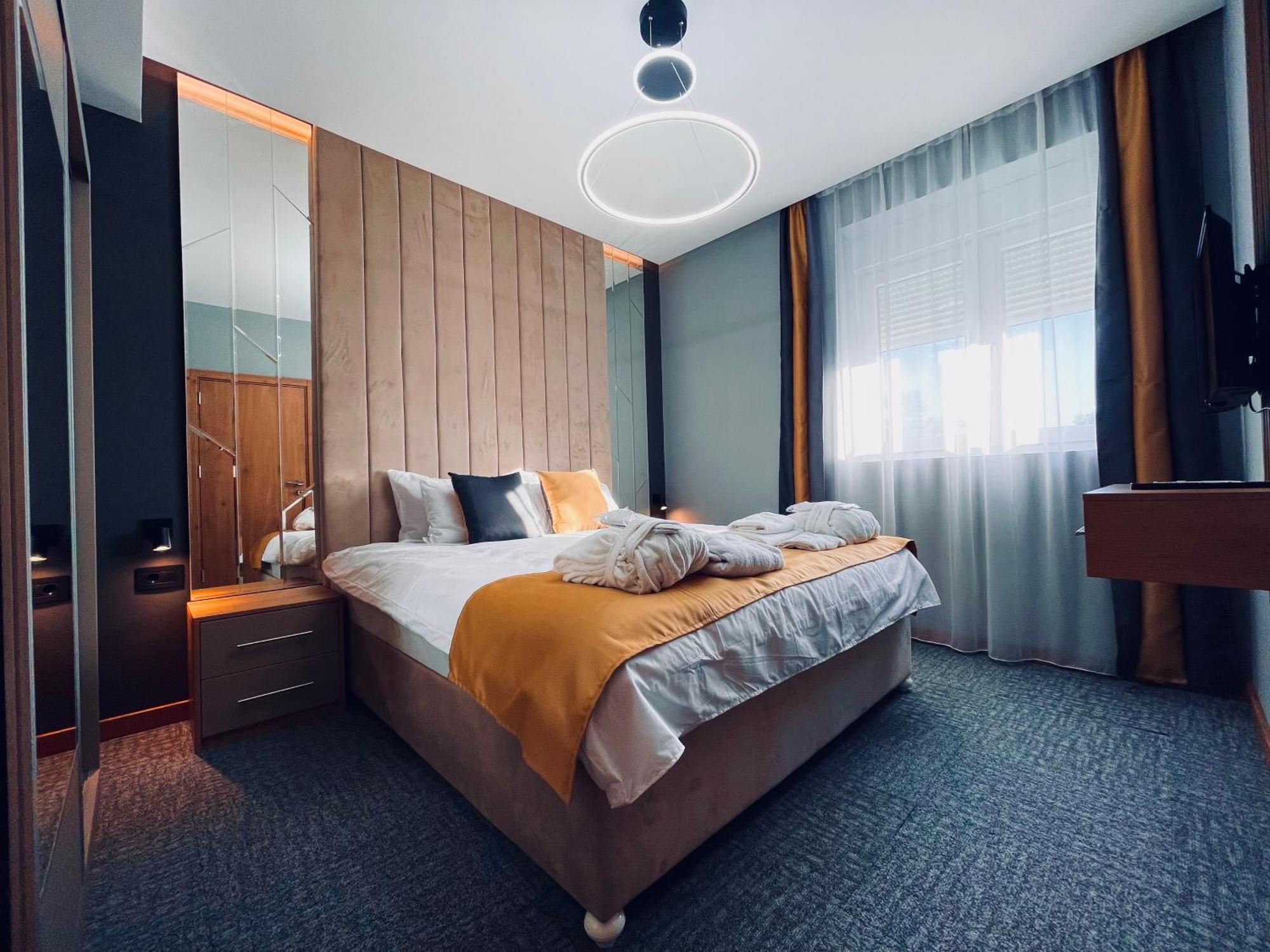 Mozaik Apartments & Spa - Modern 4-Star Apartments With Exclusive Private Spa Wellness In The City Center - Sauna, Jacuzzi, Turkish Bath - Free Parking, Wi-Fi - Rooms & Apartments Ćuprija Exteriör bild