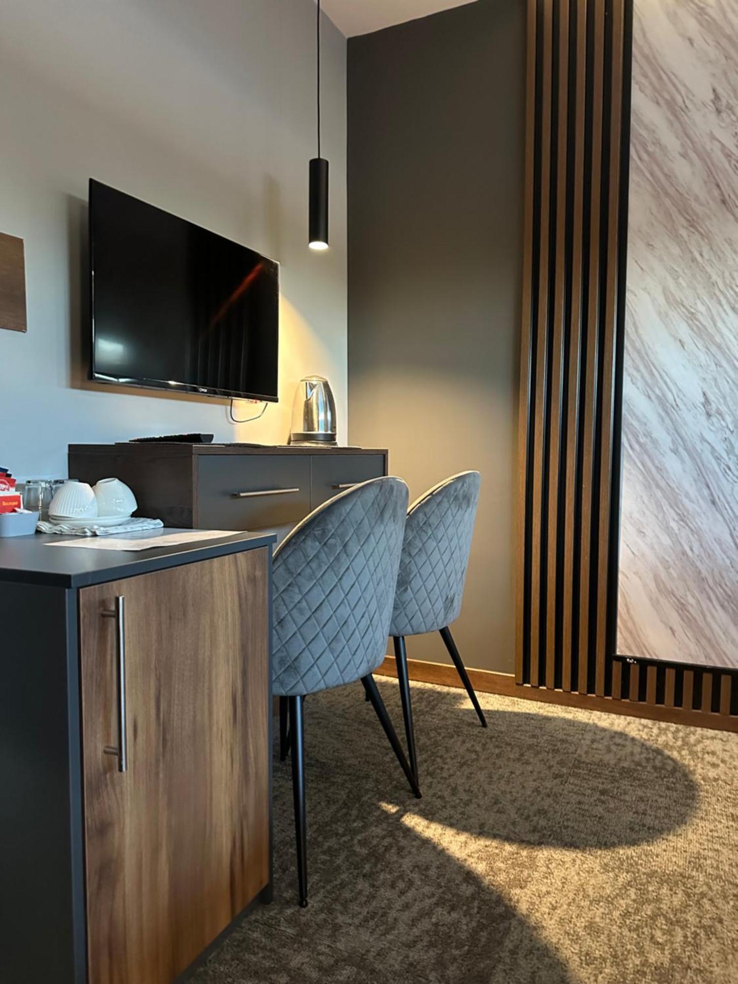 Mozaik Apartments & Spa - Modern 4-Star Apartments With Exclusive Private Spa Wellness In The City Center - Sauna, Jacuzzi, Turkish Bath - Free Parking, Wi-Fi - Rooms & Apartments Ćuprija Exteriör bild